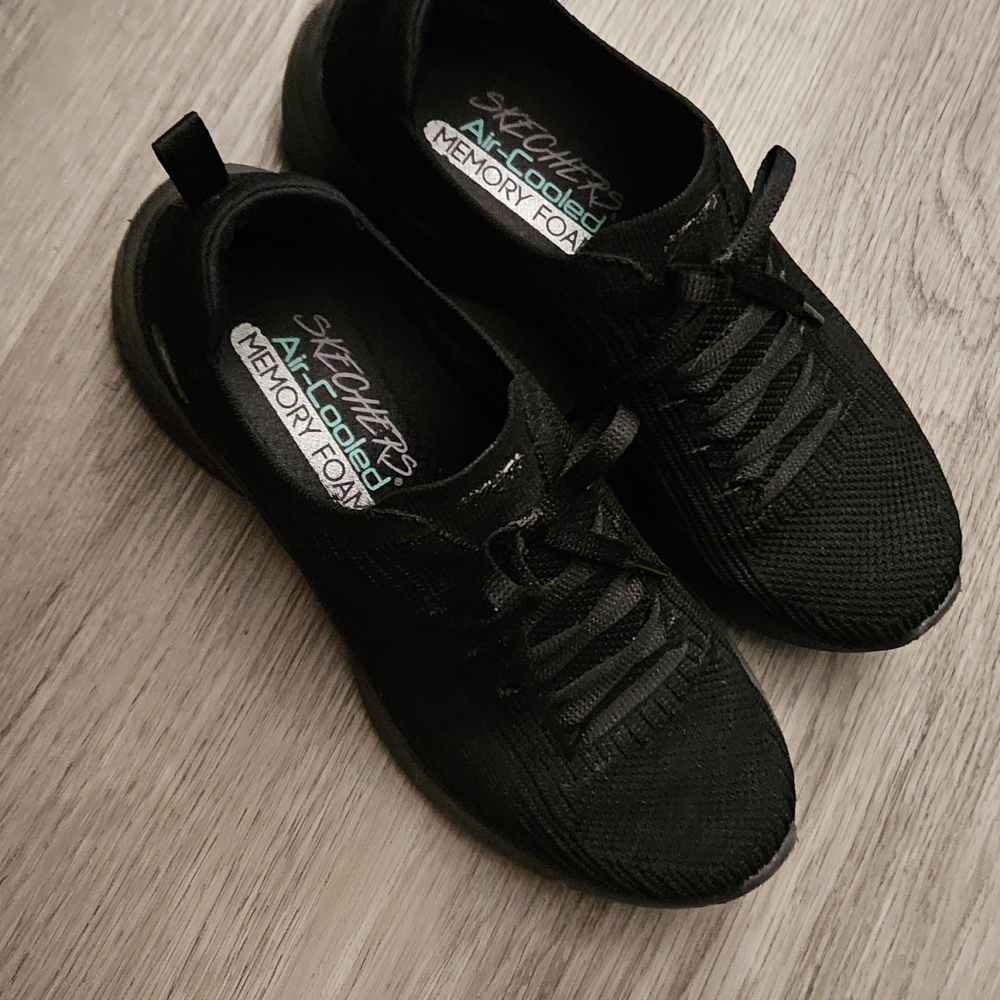 Skechers Black Womans Sneakers with Memory Foam